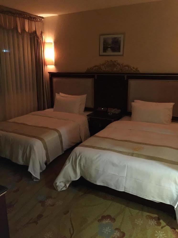 Guangzhou Li Gang Hotel Buitenkant foto